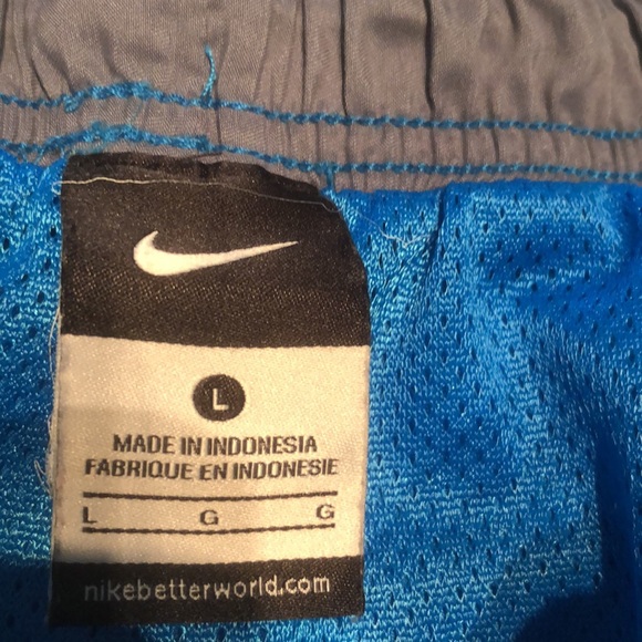 NIKE SWIM TRUNKS SIZE LARGE - Picture 3 of 8